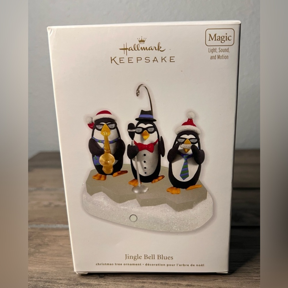 Hallmark Keepsake 2011 “Jingle Bell Blues” Christmas Ornament Magic Collection